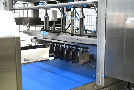 מכונת חיתוך אוטומטית (סכין)